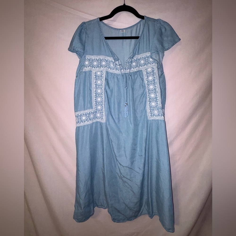 Old Navy Light Blue Midi Dress with White Embroidery